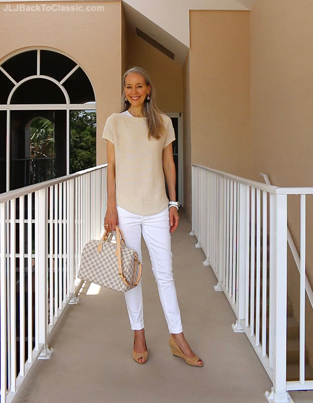 (Video) Classic Fashion Over 40/Beige and White Jeans Outfit With a Louis Vuitton Damier Azur ...