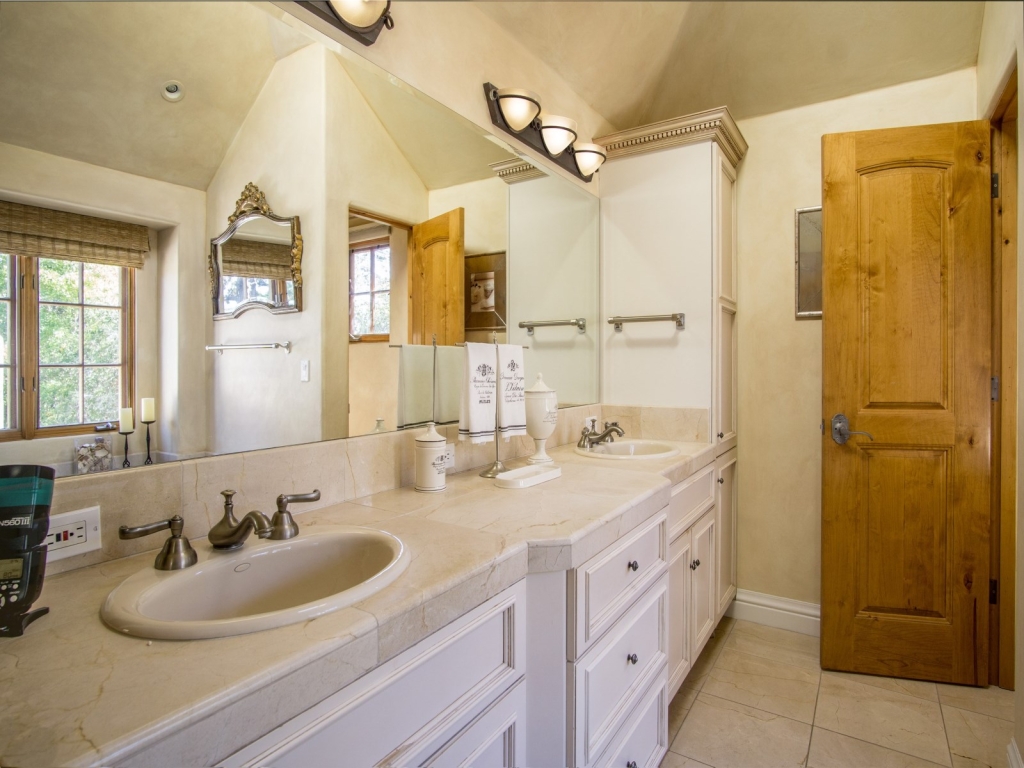 Master-Bath-Cottage-At-Monte-Verde-And-11th-Carmel-By-the-Sea