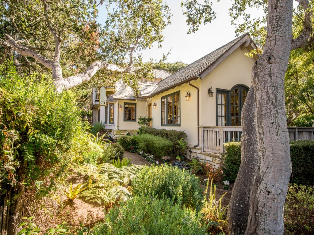 Side-Garden-Cottage-At-Monte-Verde-And-11th-Carmel-By-the-Sea