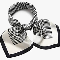 scarf-black-white-hounds-tooth