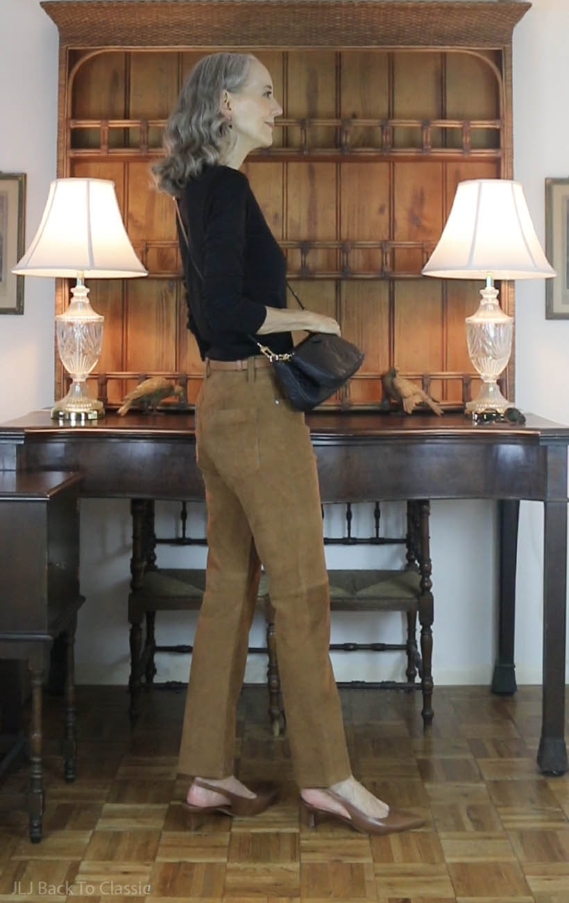 louis-vuitton-black-multi-pochette-ralph-lauren-tan-suede-pants-black-tee-4