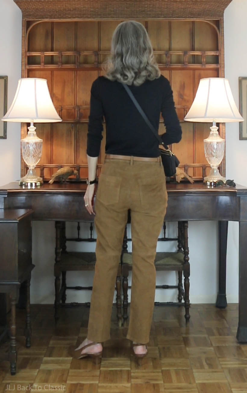 louis-vuitton-black-multi-pochette-ralph-lauren-tan-suede-pants-black-tee-5