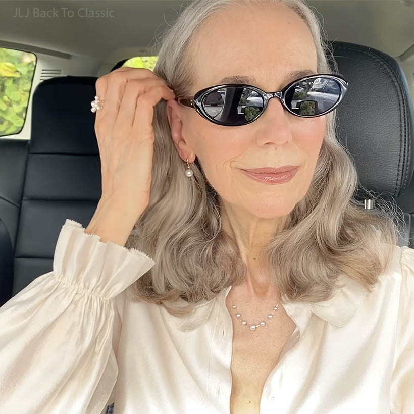 timeless-black-oval-sunglasses-worn-by-60plus-fashion-inlfuencer-janis-lyn-johnson-naples