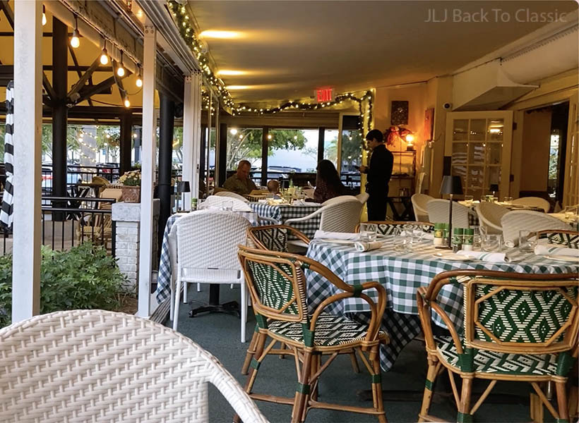 naples-fl-vlog-ridgway-bar-and-grill-christmas-2025-jljbacktoclassic-3