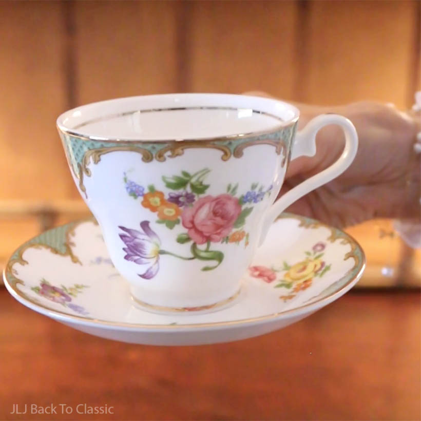 aynsley-fine-bone-china-wilton-teacup-and-saucer-green