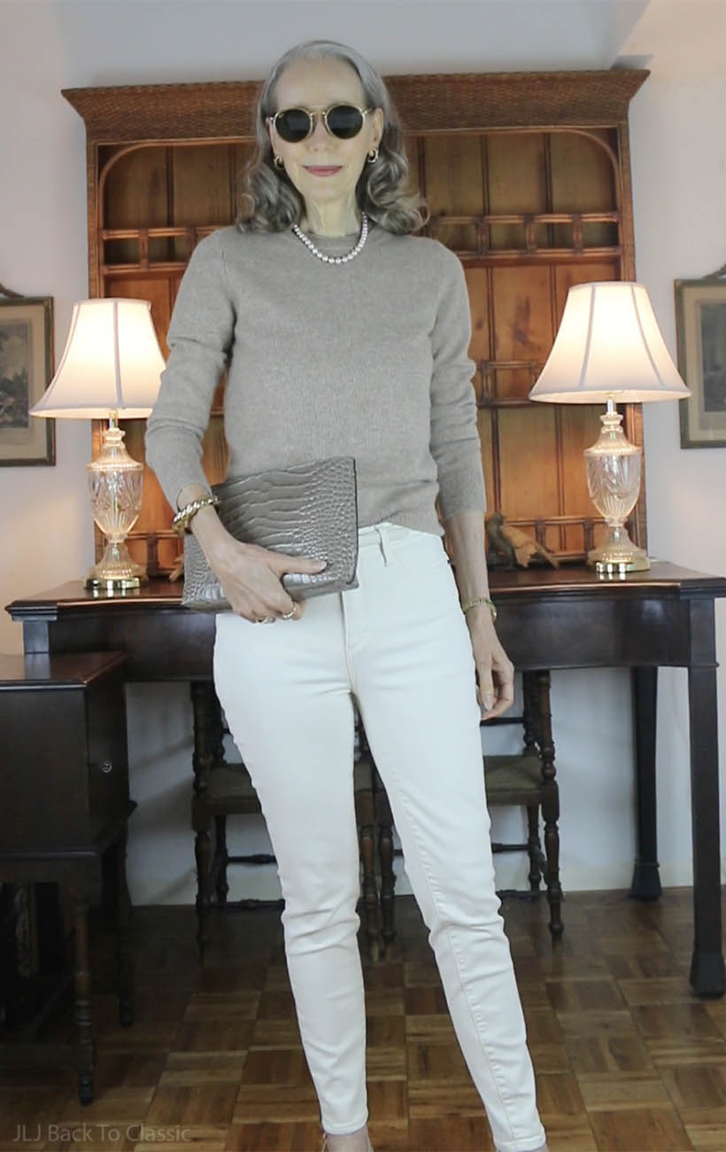 pearls-with-quince-oatmeal-cashmere-crewneck-sweater-ralphlauren-croc-clutch-ivory-jeans-9