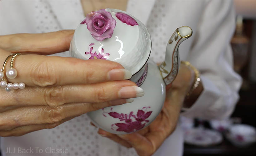 herend-apponyi-chinese-bouquet-raspberry-coffee-pot-lid-rose-nob-jljbacktoclassic