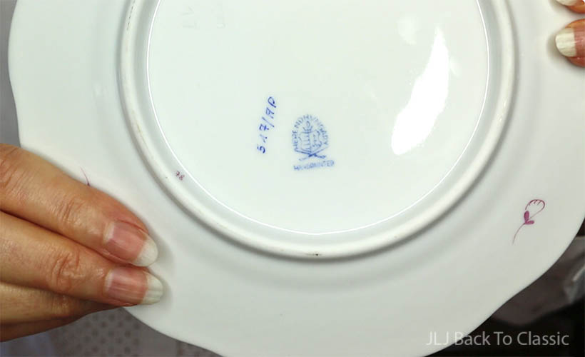 herend-apponyi-chinese-bouquet-raspberry-plate-stamp-timeless-style-influencer-janislynjohnson