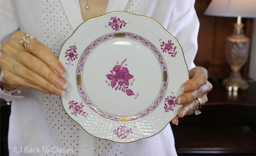 herend-apponyi-chinese-bouquet-raspberry-plate-timeless-style-influencer-janislynjohnson