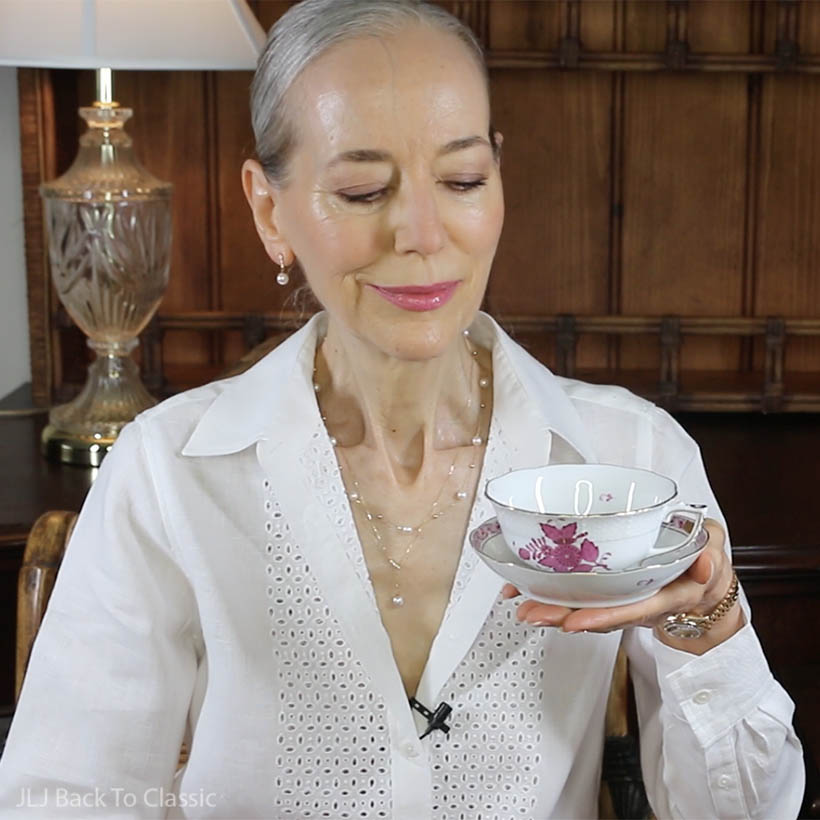 herend-apponyi-chinese-bouquet-raspberry-teacup-and-saucer-timeless-style-influencer-janislynjohnson