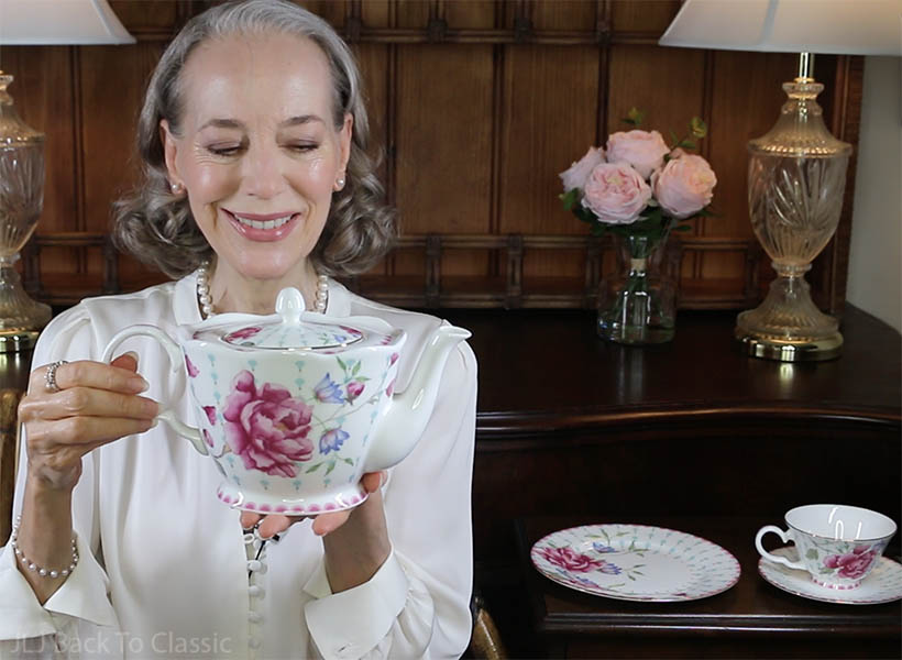 aynsley-peony-windsor-footed-teapot-unboxing-jljbacktoclassic-1