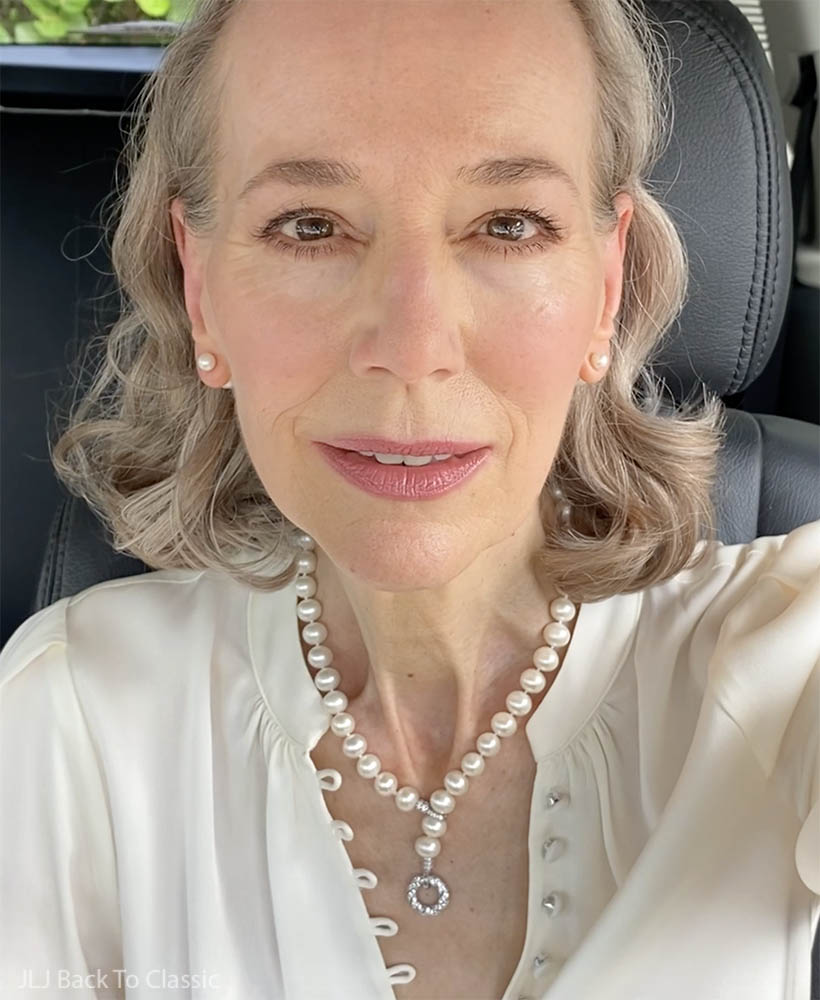 clean-classic-beauty-over65-naples-florida-fashion-inluencer-janis-lyn-johnson