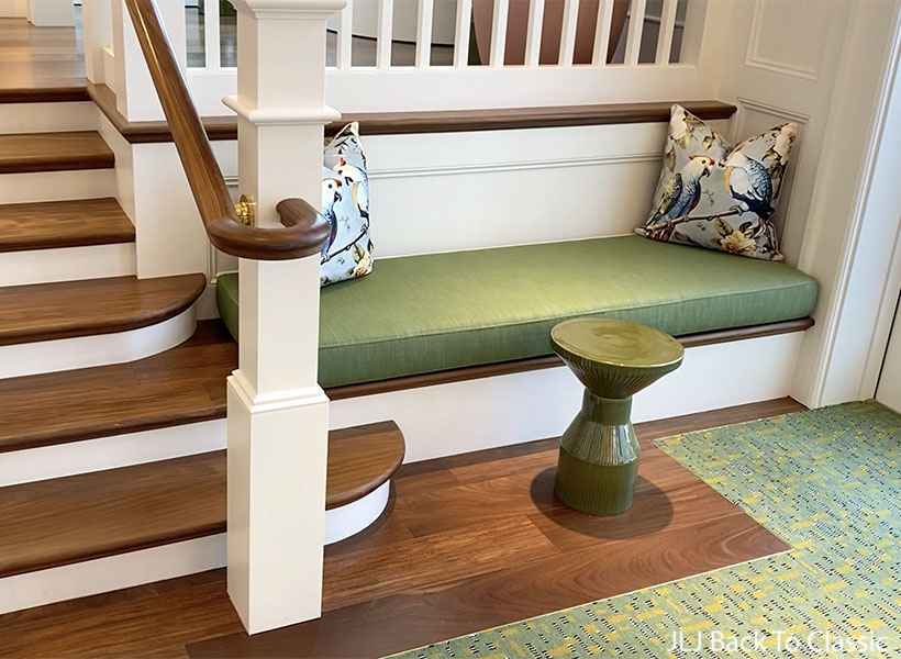 quiet-spot-tucked-by-stairway-olde-naples-hotel-jljbacktoclassic