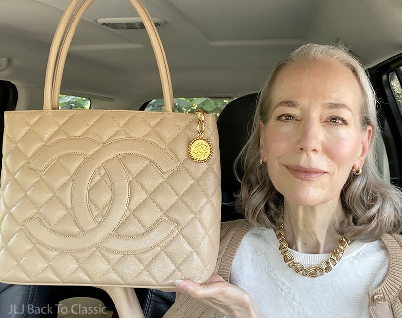 timeless-style-beige-chanel-medallion-tote-gold-hardware-ootd-jljbacktoclassic-8