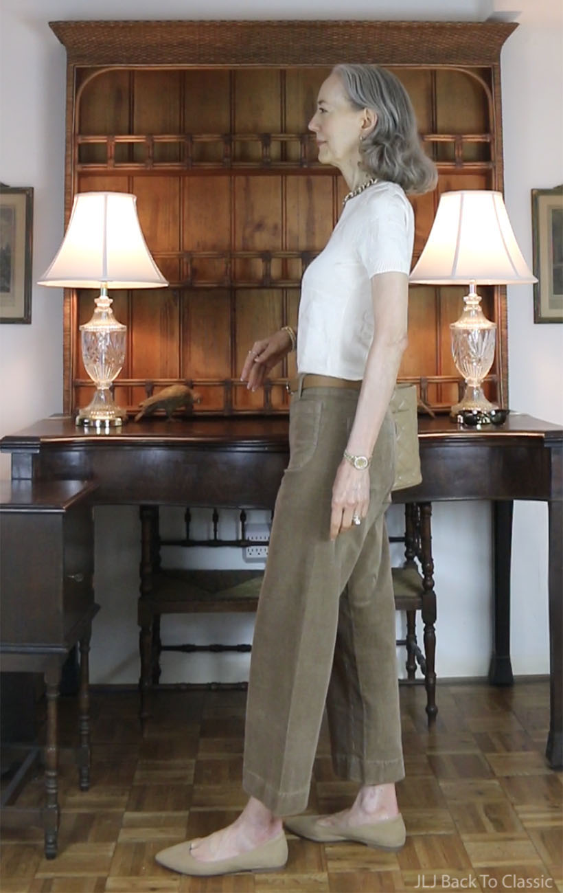 timeless-style-chanel-medallion-tote-camel-corduroy-pants-ivory-jacquard-tee-jljbacktoclassic-4