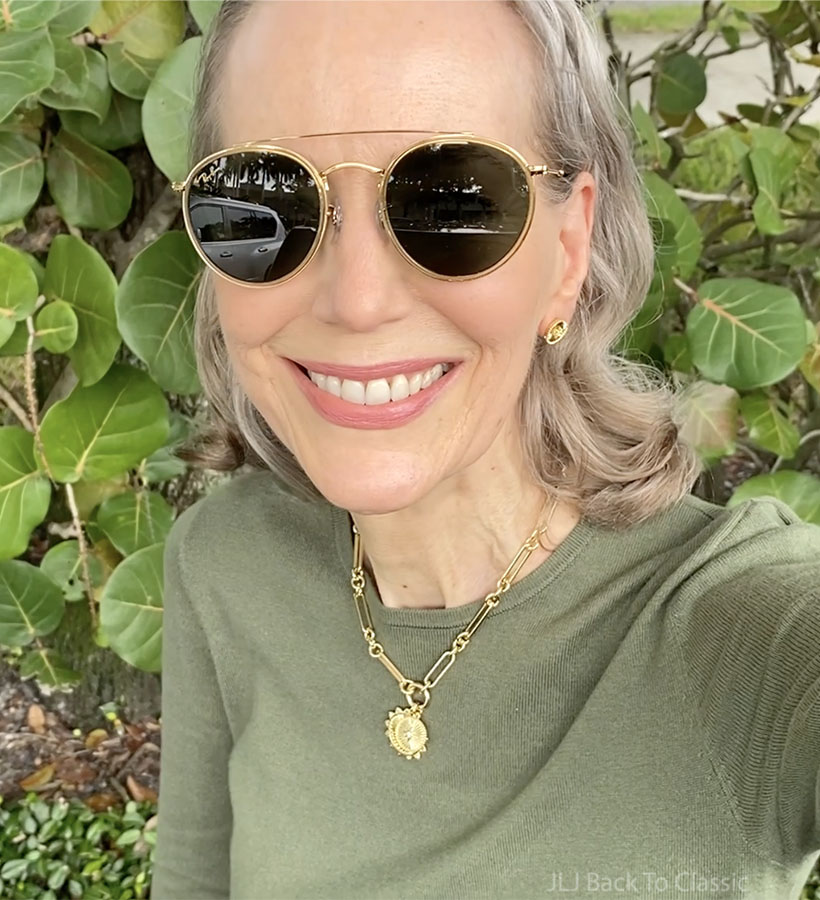 timeless-style-influencer-65-janis-lyn-johnson-rayban-classic-gold-double-bridge-sunglasses