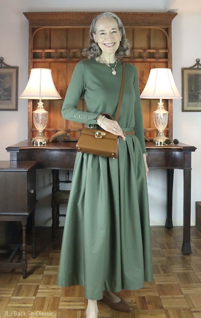 timeless-style-influencer-janis-lyn-johnson-ferragamo-iconic-tophandle-moss-sweater-skirt-3