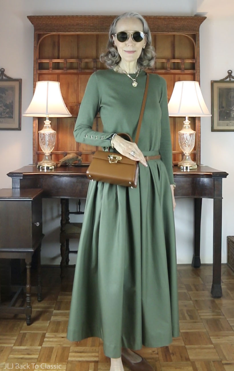 timeless-style-influencer-janis-lyn-johnson-ferragamo-iconic-tophandle-moss-sweater-skirt-4