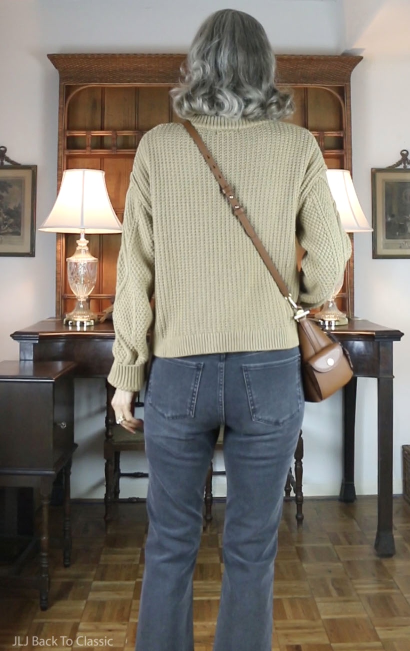 timeless-style-influencer-janislynjohnson-ralph-lauren-blaike-bag-quince-bella-kickflare-jeans-7